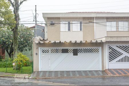 Casa à venda com 200m², 3 quartos e 3 vagasFachada