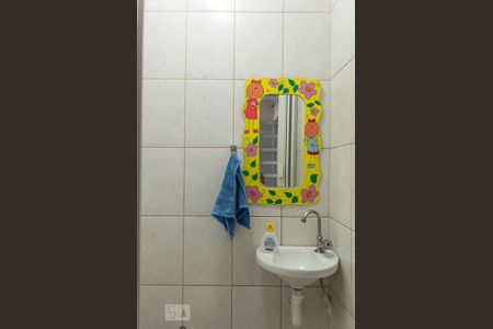 Casa à venda com 200m², 3 quartos e 3 vagasBanheiro 2