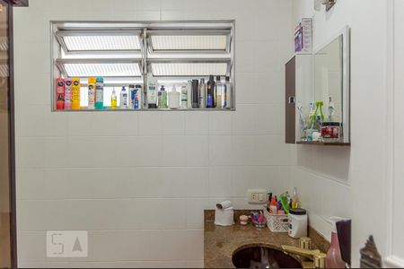 Casa à venda com 200m², 3 quartos e 3 vagasBanheiro