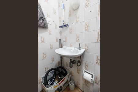 Apartamento à venda com 120m², 4 quartos e 2 vagas Apartamento à venda com 120m², 4 quartos e 2 vagasBanheiro de serviço