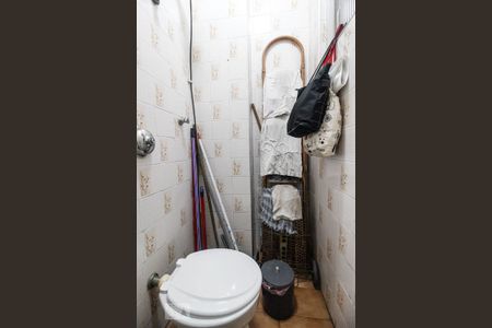 Apartamento à venda com 120m², 4 quartos e 2 vagas Apartamento à venda com 120m², 4 quartos e 2 vagasBanheiro de serviço