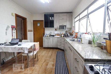 Apartamento à venda com 120m², 4 quartos e 2 vagas Apartamento à venda com 120m², 4 quartos e 2 vagasCozinha