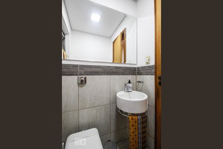 Apartamento à venda com 120m², 4 quartos e 2 vagas Apartamento à venda com 120m², 4 quartos e 2 vagasBanheiro 1