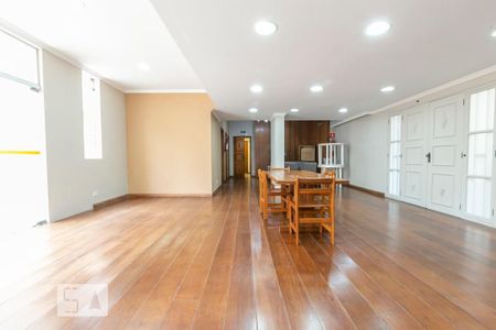 Apartamento à venda com 120m², 4 quartos e 2 vagas Apartamento à venda com 120m², 4 quartos e 2 vagasSalão de festas