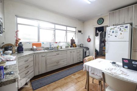 Apartamento à venda com 120m², 4 quartos e 2 vagas Apartamento à venda com 120m², 4 quartos e 2 vagasCozinha