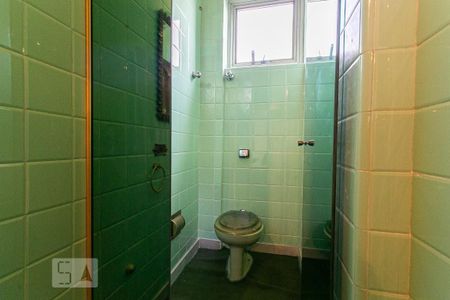 Apartamento à venda com 300m², 4 quartos e 2 vagas Apartamento à venda com 300m², 4 quartos e 2 vagasLavabo