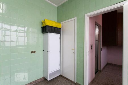 Apartamento à venda com 300m², 4 quartos e 2 vagas Apartamento à venda com 300m², 4 quartos e 2 vagasÁrea de Serviço