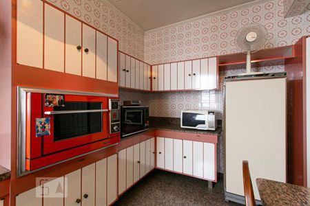 Apartamento à venda com 300m², 4 quartos e 2 vagas Apartamento à venda com 300m², 4 quartos e 2 vagasCozinha