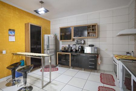 Casa à venda com 238m², 3 quartos e 2 vagas Casa à venda com 238m², 3 quartos e 2 vagasCozinha