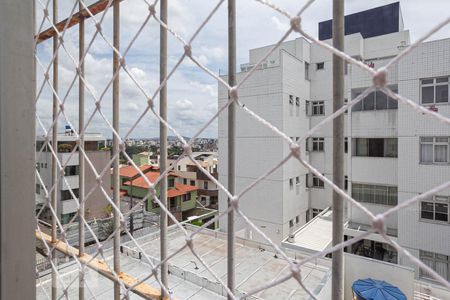 Apartamento à venda com 180m², 4 quartos e 2 vagasVista da suíte 2