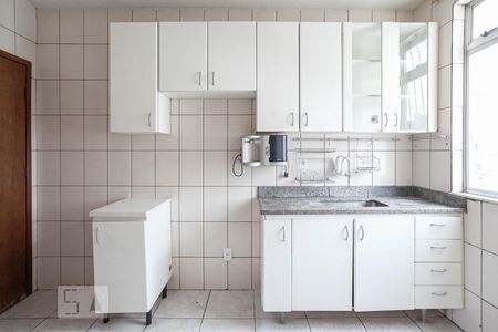 Apartamento à venda com 180m², 4 quartos e 2 vagasCozinha