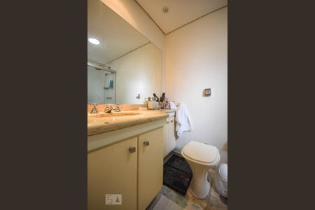 Apartamento para alugar com 240m², 4 quartos e 4 vagasBanheiro suíte 1
