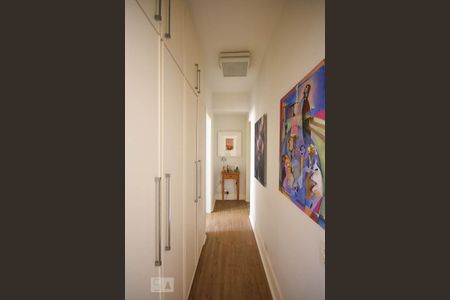 Apartamento para alugar com 240m², 4 quartos e 4 vagasCorredor