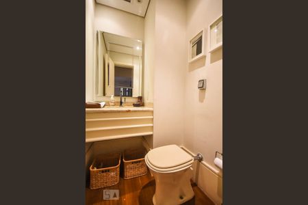 Apartamento para alugar com 240m², 4 quartos e 4 vagasLavabo