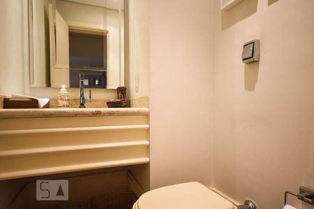 Apartamento para alugar com 240m², 4 quartos e 4 vagasLavabo