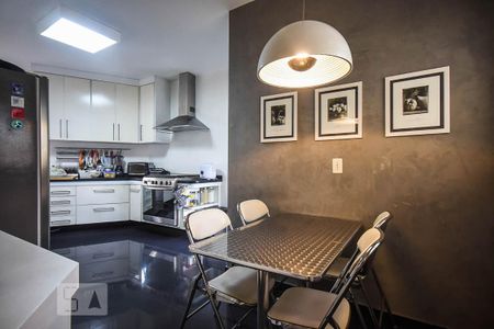 Apartamento para alugar com 240m², 4 quartos e 4 vagasCozinha