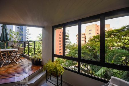 Apartamento para alugar com 240m², 4 quartos e 4 vagasVaranda