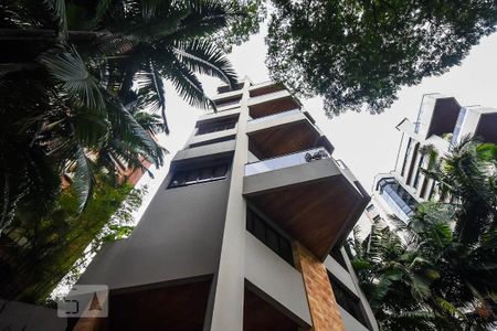 Apartamento para alugar com 240m², 4 quartos e 4 vagasFachada