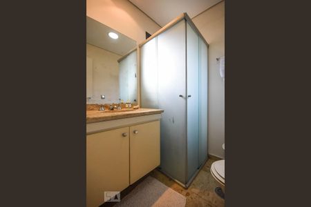 Apartamento para alugar com 240m², 4 quartos e 4 vagasBanheiro suíte 2