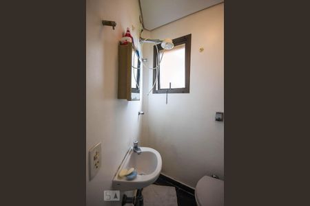 Apartamento para alugar com 240m², 4 quartos e 4 vagasBanheiro de Serviço