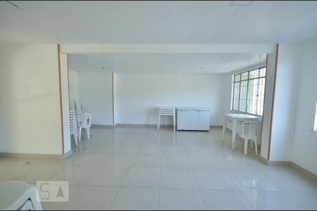 Apartamento para alugar com 96m², 2 quartos e 1 vagaÁrea comum - Salão de festas
