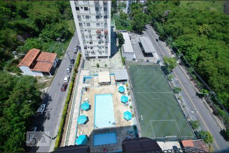 Apartamento para alugar com 96m², 2 quartos e 1 vagaÁrea comum - Piscina