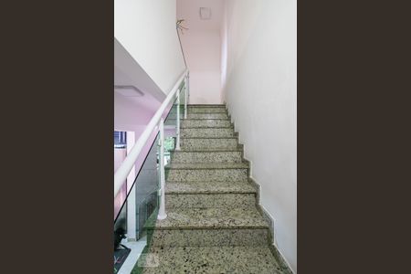 Escada de casa de condomínio à venda com 2 quartos, 125m² em Vila Pires, Santo André