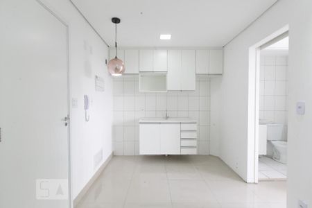 Cozinha de kitnet/studio à venda com 1 quarto, 25m² em Vila Campanela, São Paulo