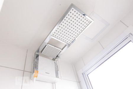 Detalhe banheiro de kitnet/studio à venda com 1 quarto, 25m² em Vila Campanela, São Paulo