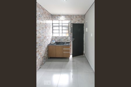 Cozinha de casa para alugar com 2 quartos, 30m² em Chácara Mafalda, São Paulo