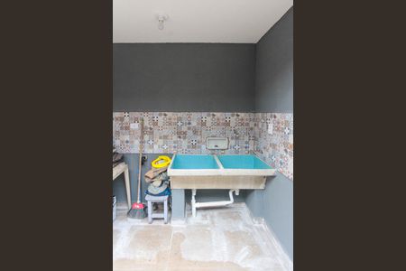 Casa para alugar com 30m², 2 quartos e 1 vagaÁrea de Serviço