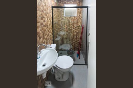 Banheiro de casa para alugar com 1 quarto, 34m² em Chácara Mafalda, São Paulo