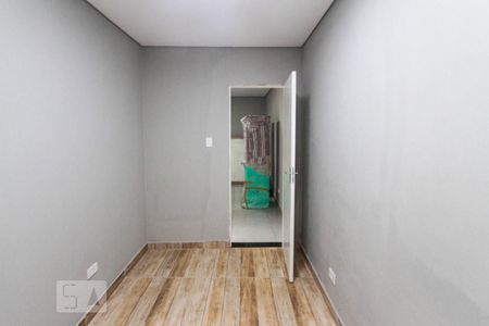 Quarto 02 de casa para alugar com 2 quartos, 33m² em Chácara Mafalda, São Paulo