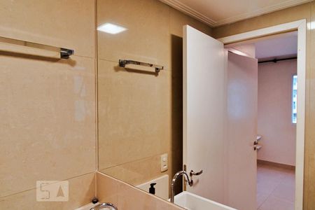 Apartamento à venda com 67m², 2 quartos e 1 vagaBanheiro da Suíte 