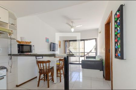 Sala de apartamento para alugar com 1 quarto, 50m² em Barra, Salvador