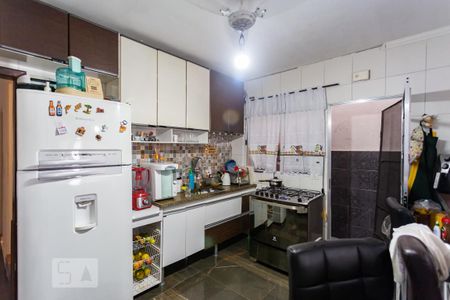 Casa à venda com 125m², 2 quartos e 2 vagas Casa à venda com 125m², 2 quartos e 2 vagasCozinha