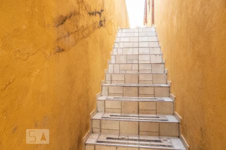 Casa à venda com 240m², 5 quartos e 3 vagasEscada