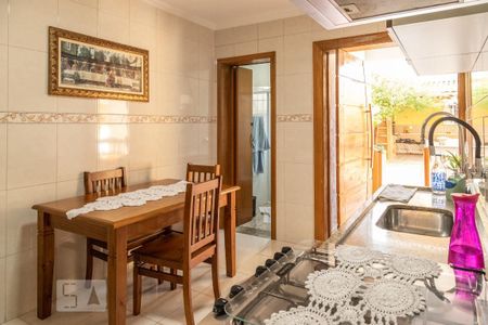 Casa à venda com 240m², 5 quartos e 3 vagasEdícula - Cozinha