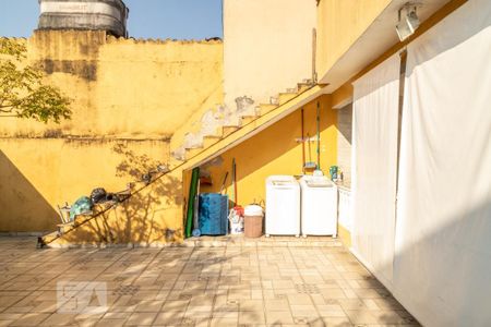 Casa à venda com 240m², 5 quartos e 3 vagasQuintal