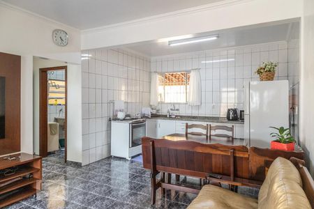 Sala e cozinha de casa à venda com 5 quartos, 240m² em Burgo Paulista, São Paulo