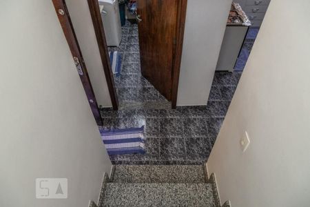 Casa à venda com 240m², 5 quartos e 3 vagasEscada