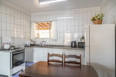 Casa à venda com 240m², 5 quartos e 3 vagasCozinha