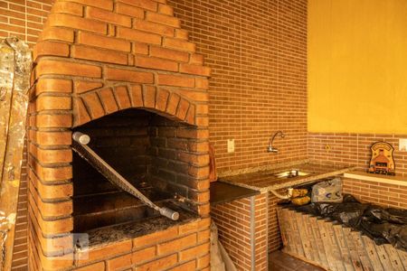 Casa à venda com 240m², 5 quartos e 3 vagasChurrasqueira