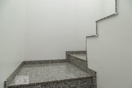 Casa à venda com 240m², 5 quartos e 3 vagasEscada