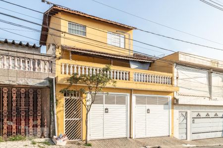 Casa à venda com 240m², 5 quartos e 3 vagasFachada