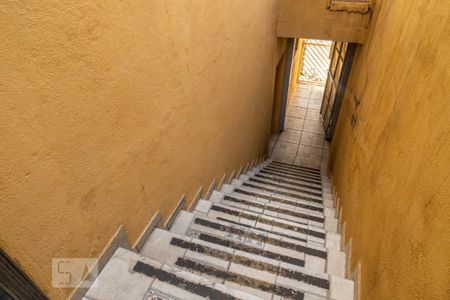 Casa à venda com 240m², 5 quartos e 3 vagasEscada