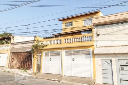Casa à venda com 240m², 5 quartos e 3 vagasFachada