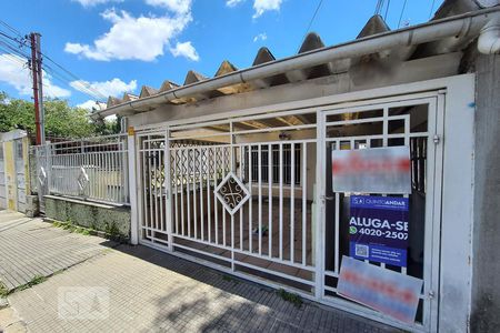 Casa para alugar com 72m², 2 quartos e sem vagaFachada