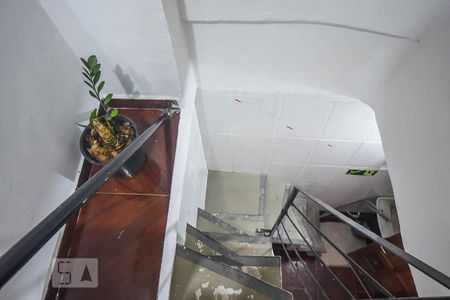 Casa à venda com 147m², 3 quartos e sem vaga Casa à venda com 147m², 3 quartos e sem vagaEscada de acesso