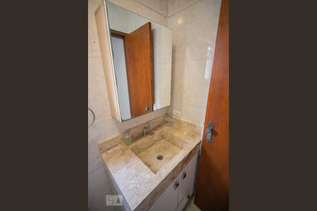 Casa para alugar com 125m², 2 quartos e 2 vagas Casa para alugar com 125m², 2 quartos e 2 vagasBanheiro Social